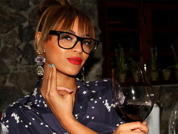 Are Eyeglasses a Fashion Accessory?