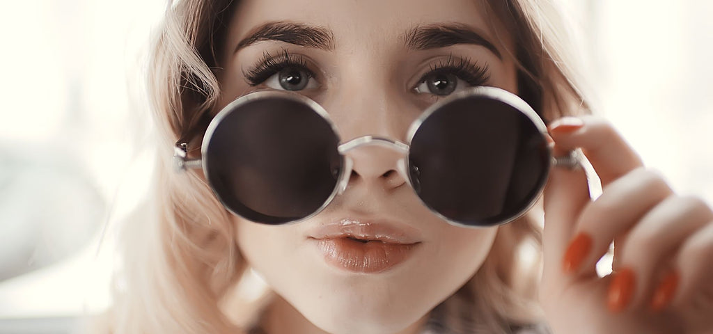 What Shape Sunglasses for Round Face: Finding the Perfect Fit